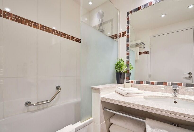 هتل Fraser Suites Paris La Défense