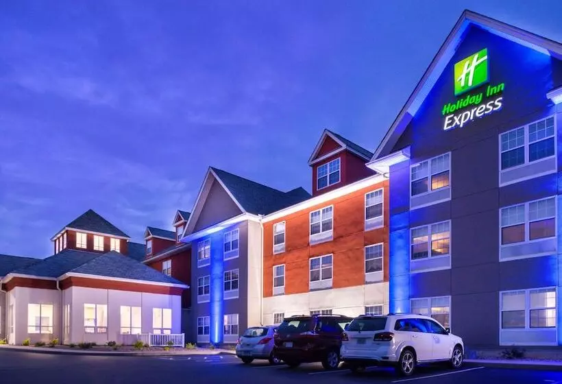 Отель Holiday Inn Express Mystic, An Ihg