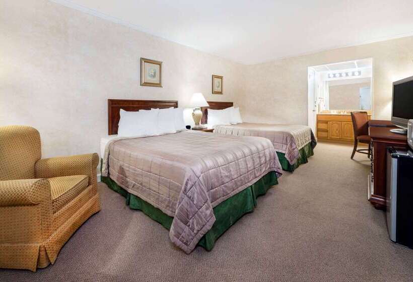 בית מלון כפרי Howard Johnson By Wyndham Burlington