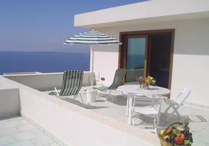 Отель La Rosa Sul Mare