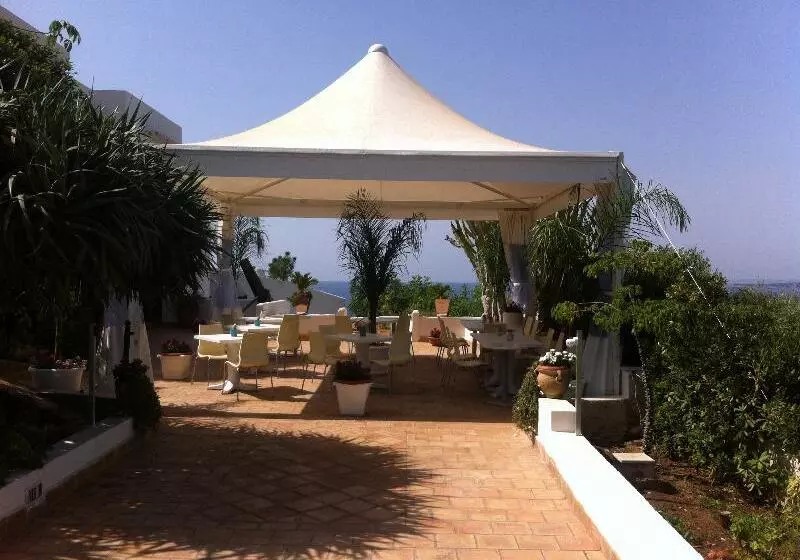 Отель La Rosa Sul Mare