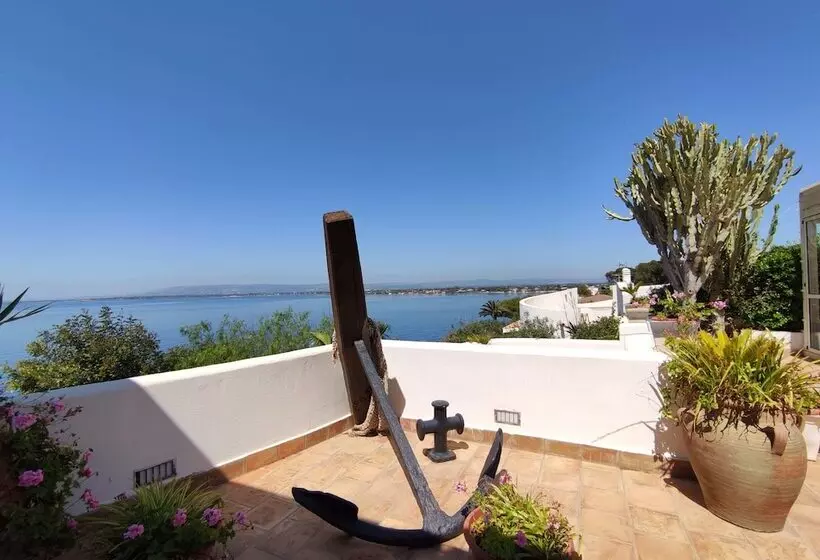 Отель La Rosa Sul Mare