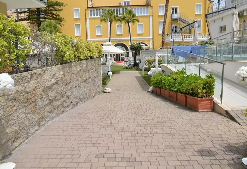 Отель Mediterraneo Palace