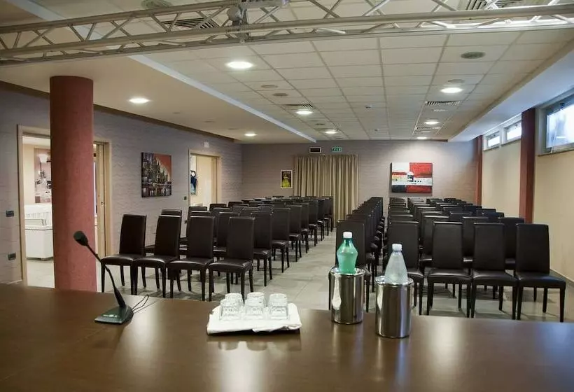 Отель Mediterraneo Palace