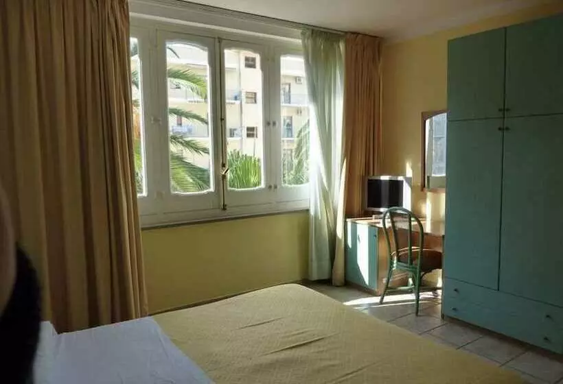 Отель Mediterraneo Palace