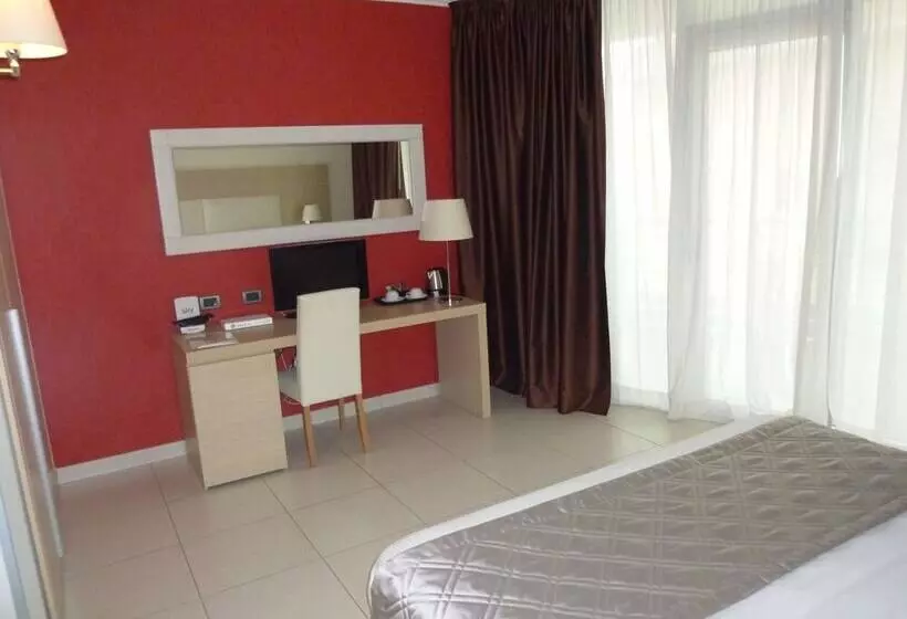 Отель Mediterraneo Palace