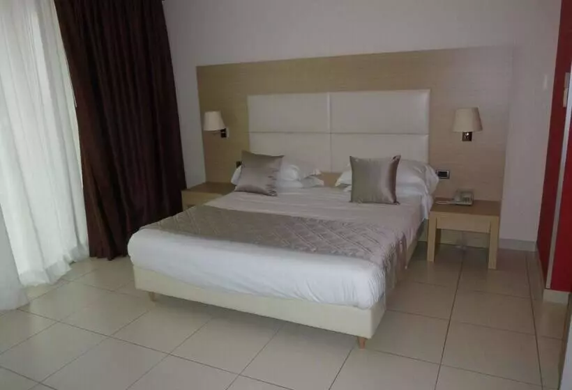 Отель Mediterraneo Palace