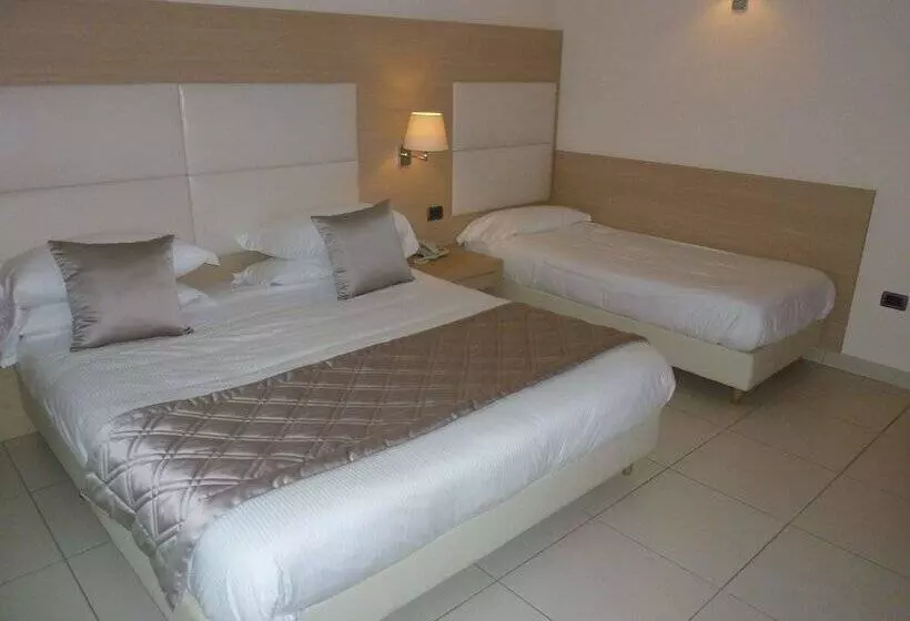 Отель Mediterraneo Palace