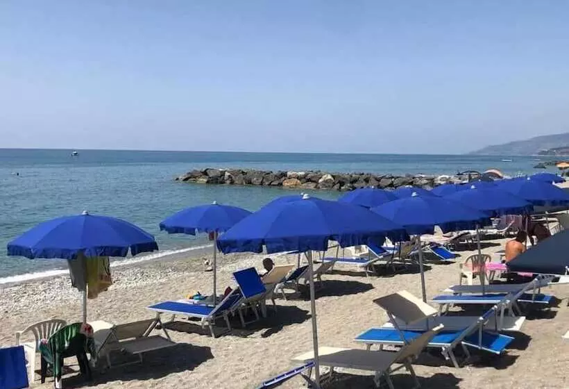 Отель Sea Palace