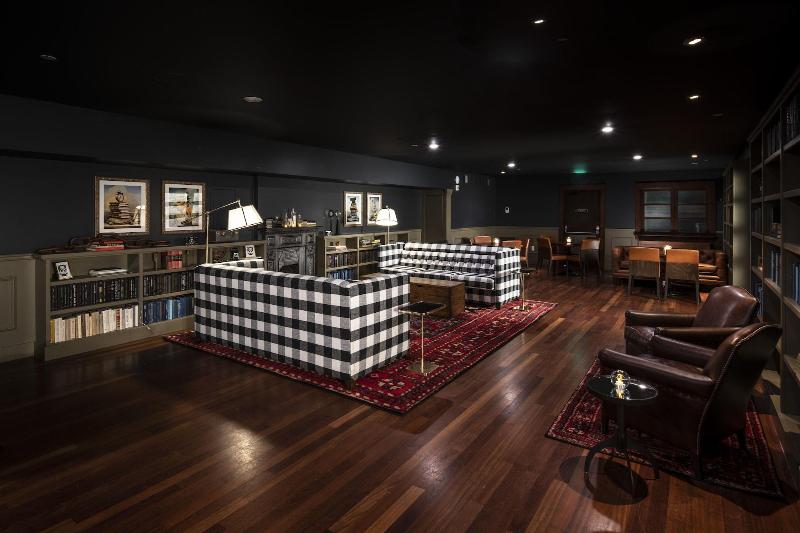 هتل The Armstrong