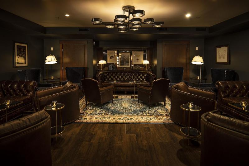 هتل The Armstrong