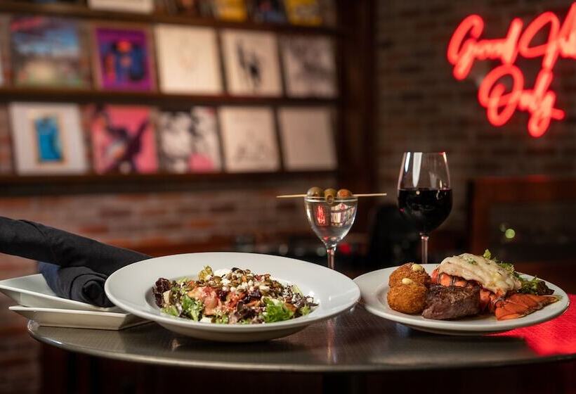 هتل The Armstrong