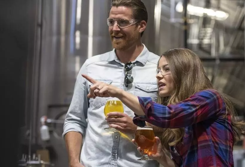 ホテル The Armstrong