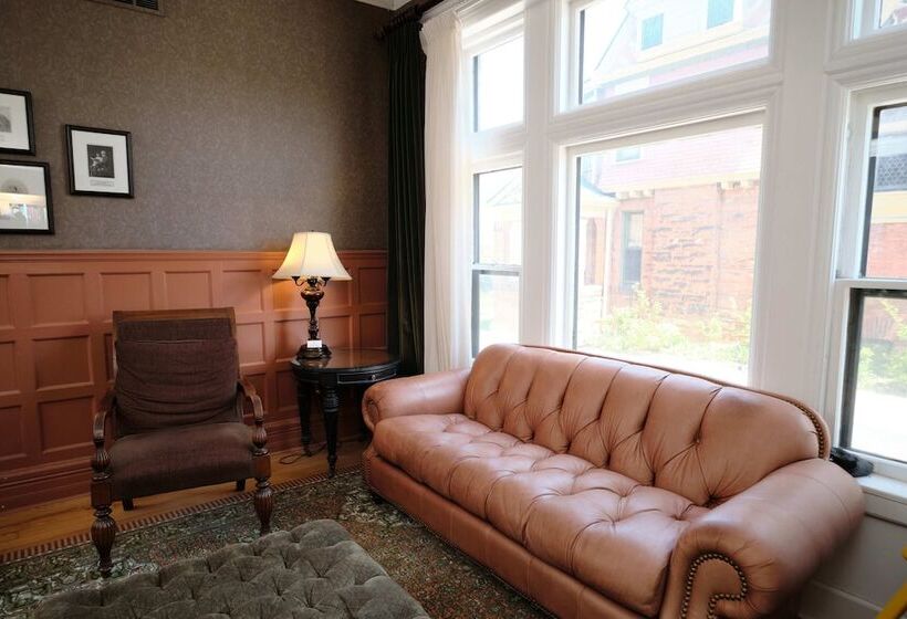 هتل The Inn On Ferry Street