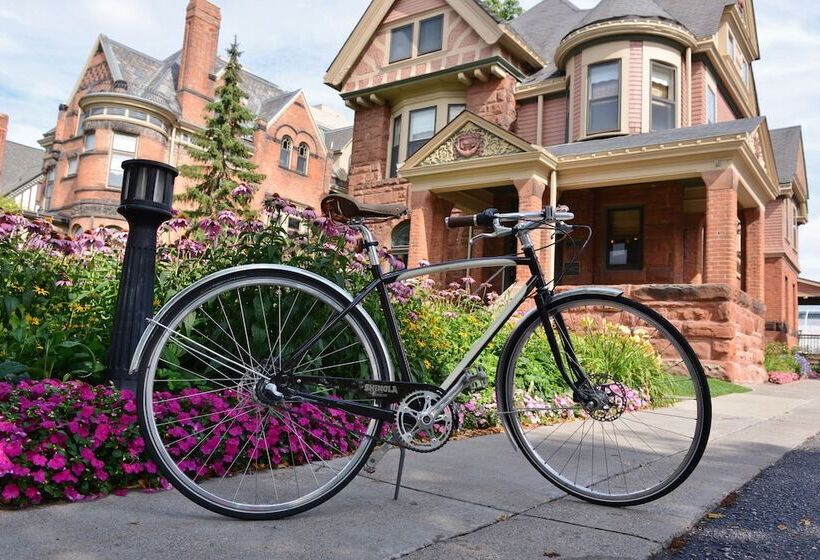 هتل The Inn On Ferry Street