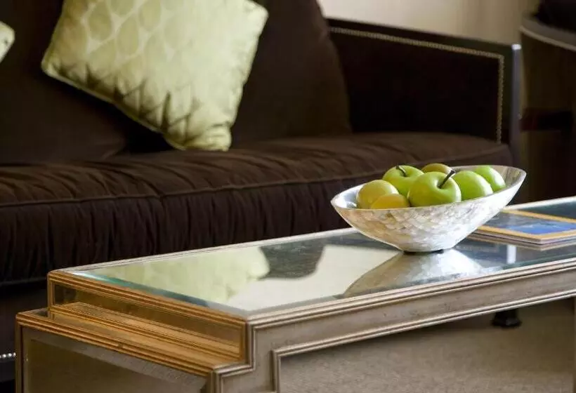 The Paramount Hotel Portland