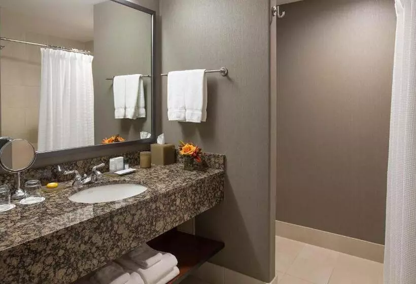 The Paramount Hotel Portland