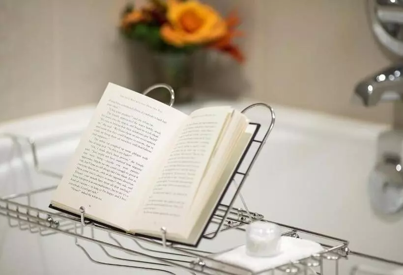 The Paramount Hotel Portland