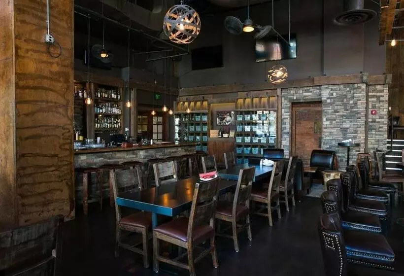 The Paramount Hotel Portland