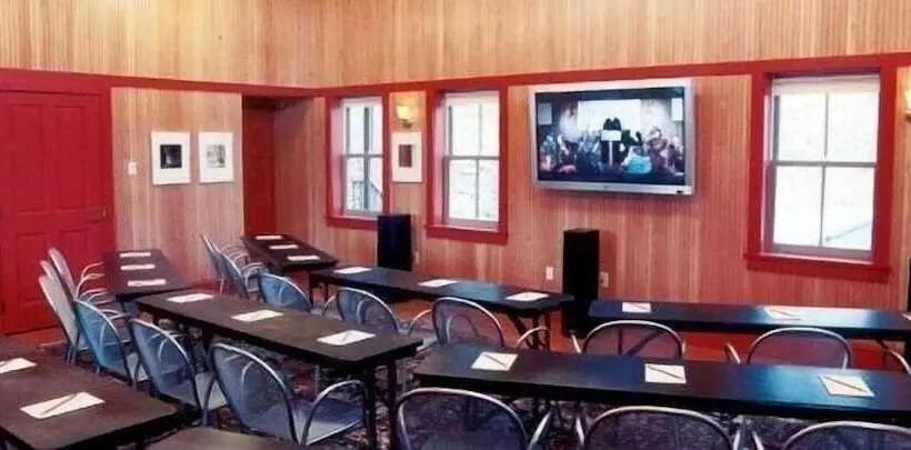 酒店 The Porches Inn At Mass Moca