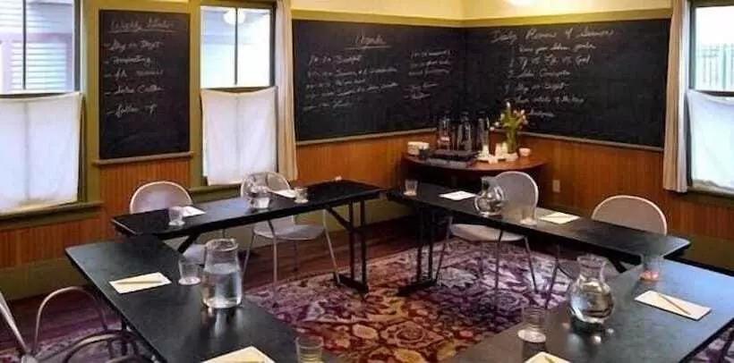 酒店 The Porches Inn At Mass Moca