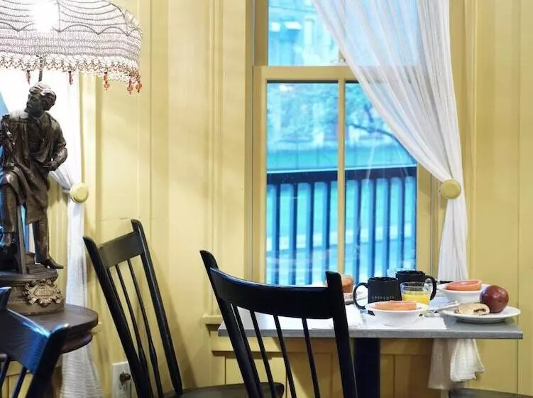 酒店 The Porches Inn At Mass Moca