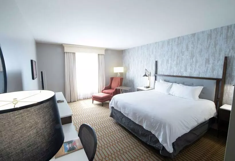 Virginia Crossings Hotel, Tapestry Collection By Hilton