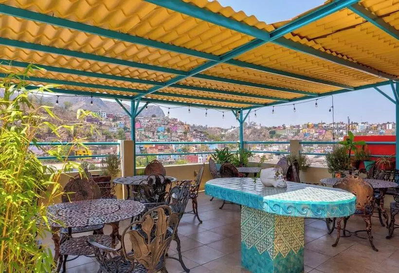 هتل Casa De Colores