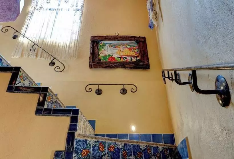 هتل Casa De Colores