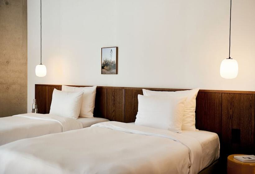 Hotel Karl August A Neighborhood