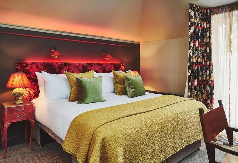 Hotel No.26 By The Sea