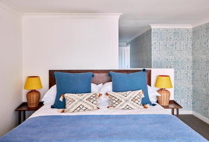 Hotel No.26 By The Sea