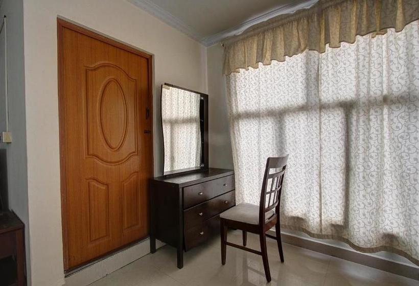 Отель Oyo 45416 The Naagaa Residency