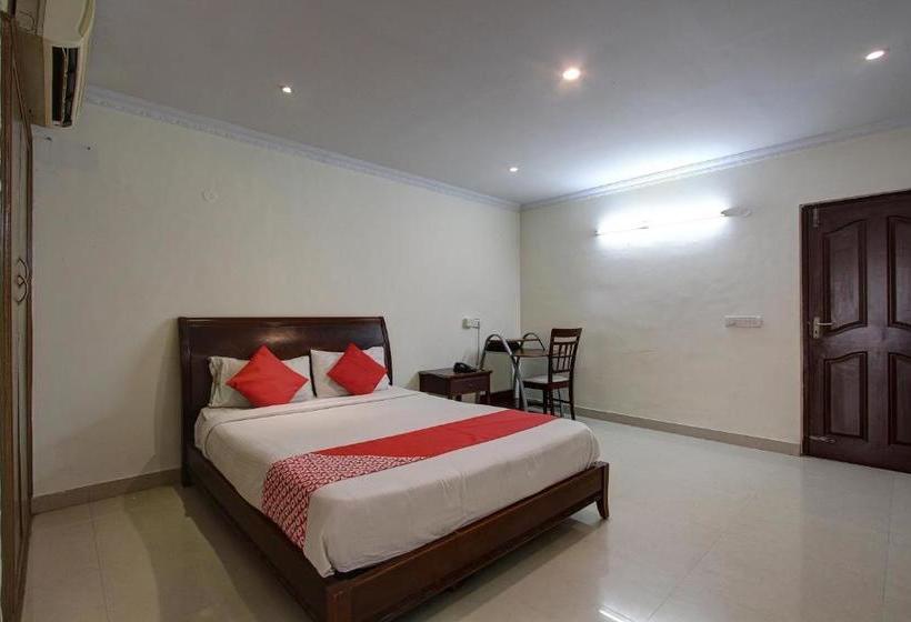 Отель Oyo 45416 The Naagaa Residency