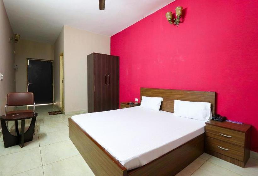 Hotelli Spot On Shree Shyam