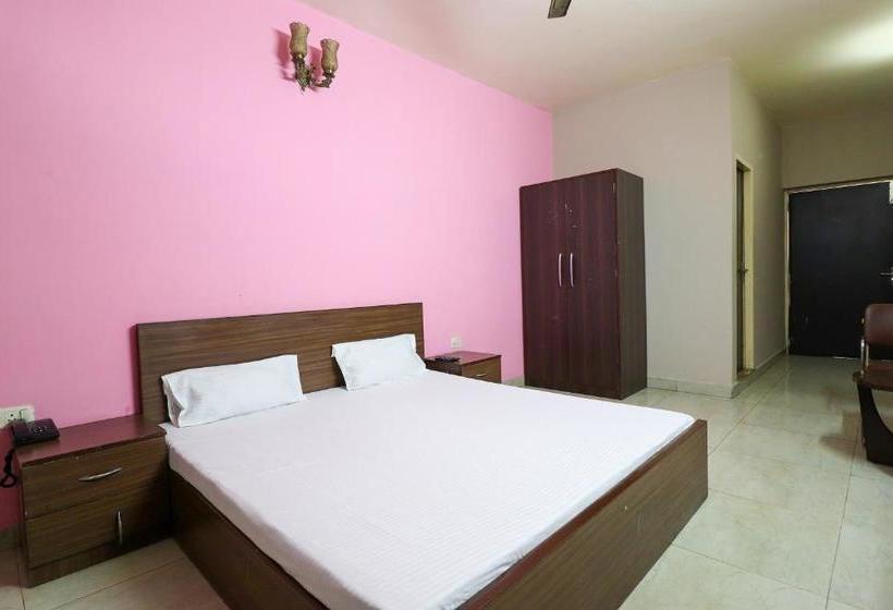 Hotelli Spot On Shree Shyam