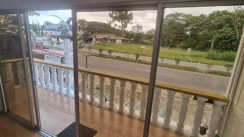 ペンション Hostal Mochileros Inn