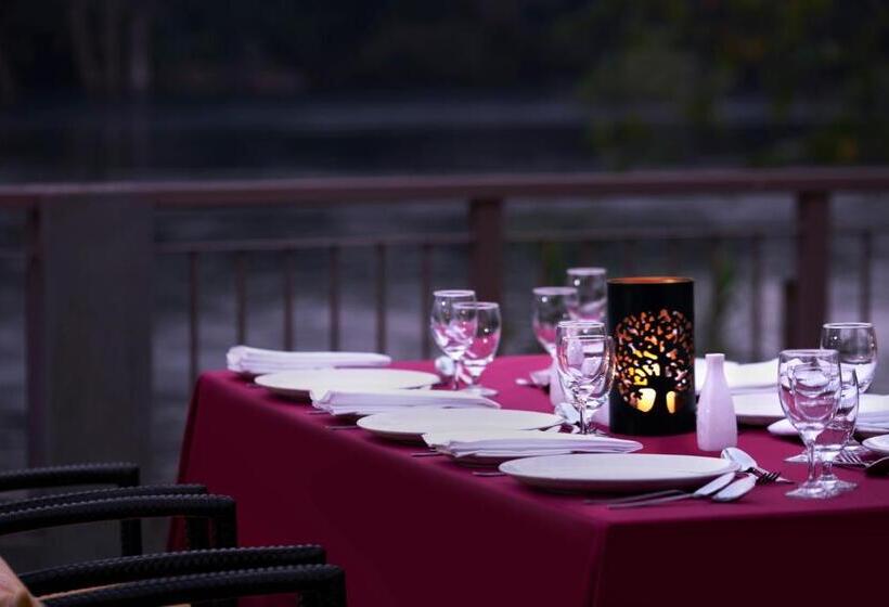 Whistling Woodzs Resort