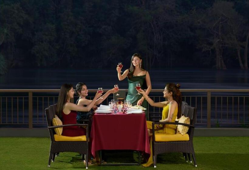 Whistling Woodzs Resort