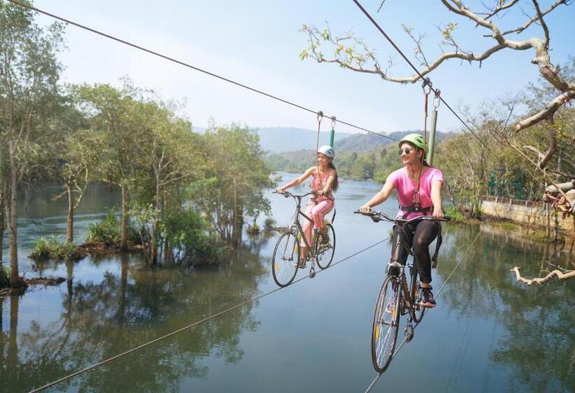 Whistling Woodzs Resort