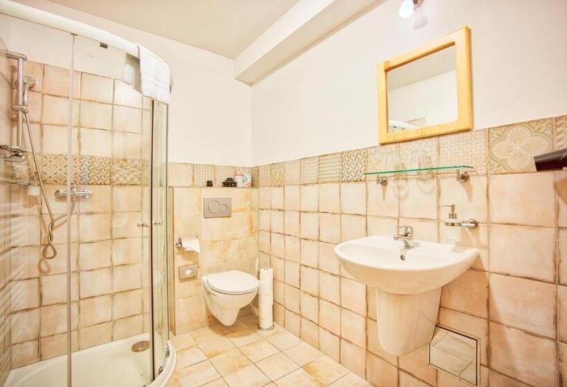 호스텔 Penzion Pivnice Jítravský Dvorec