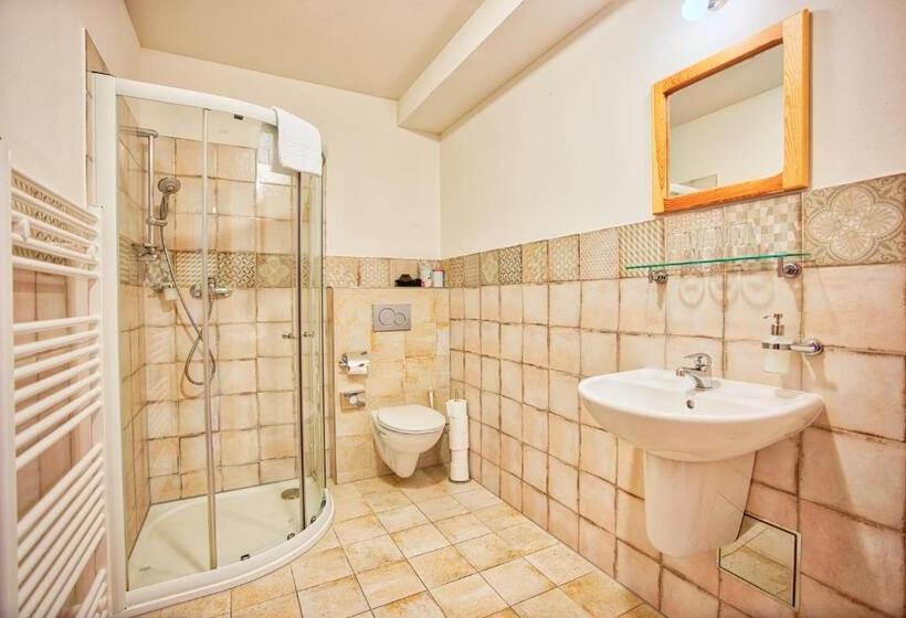 호스텔 Penzion Pivnice Jítravský Dvorec