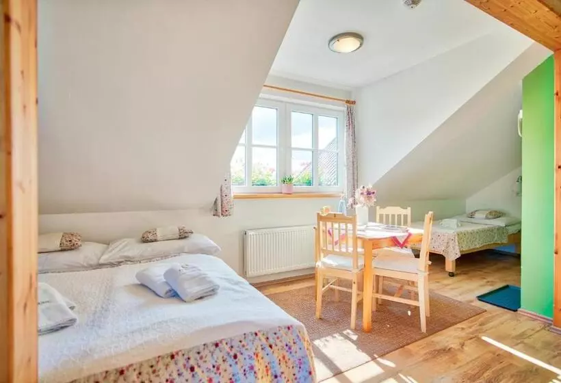 Retkeilymaja Penzion Pivnice   Jítravský Dvorec