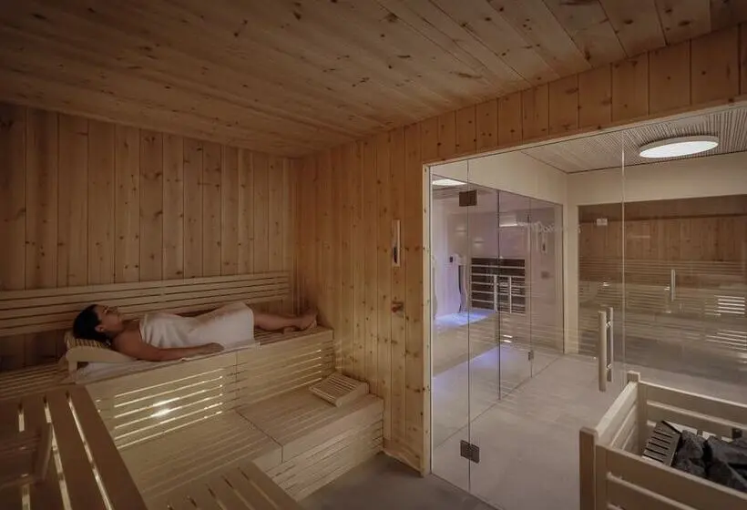 Aves Hotel Savognin