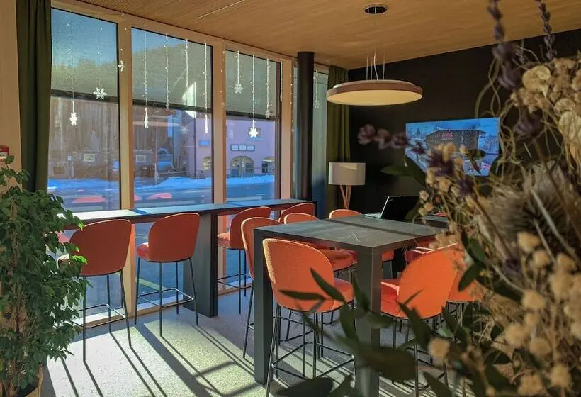 Aves Hotel Savognin