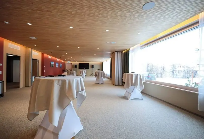 Aves Hotel Savognin