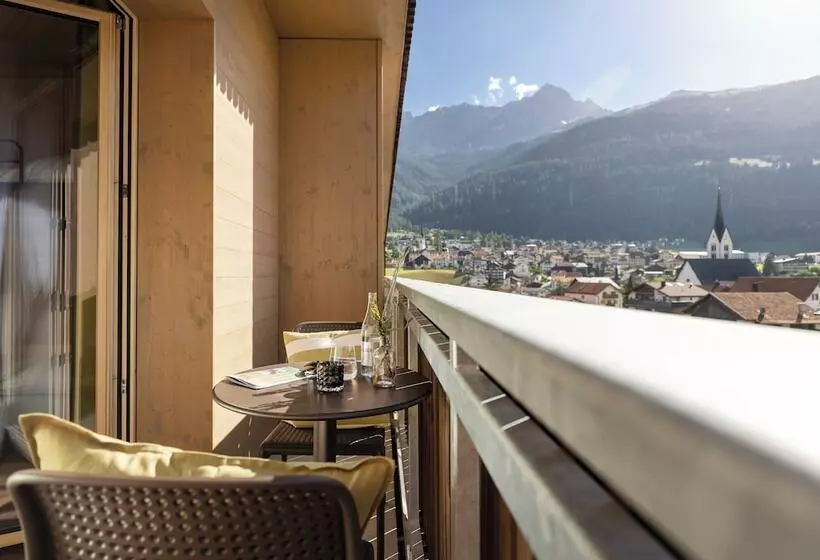 Aves Hotel Savognin