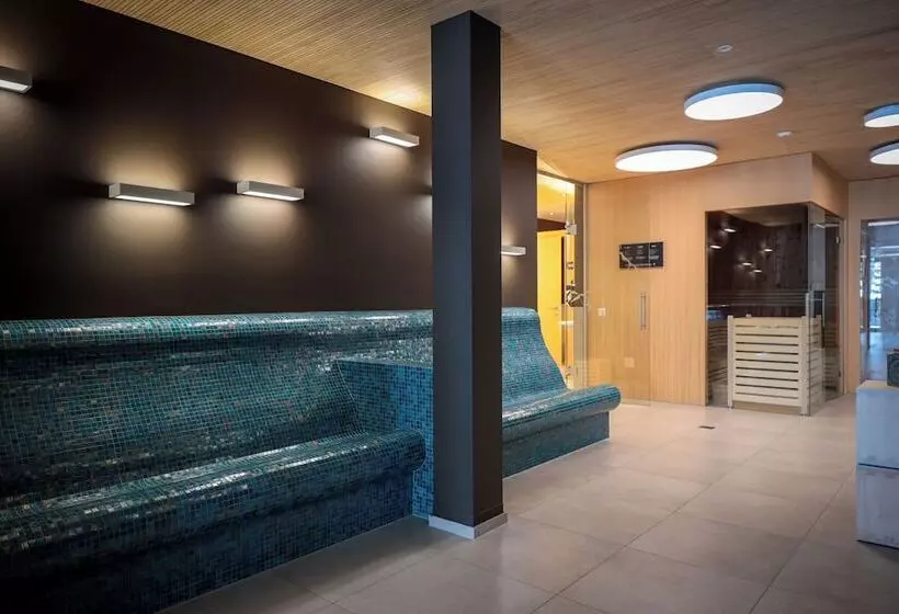 Aves Hotel Savognin