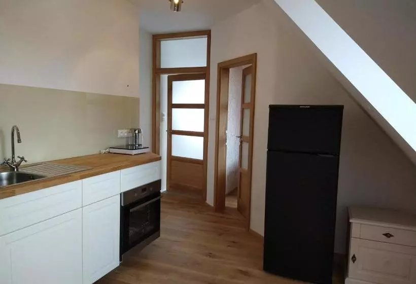 Aamiaismajoitus (B&B) Apartmány Malý Mnich
