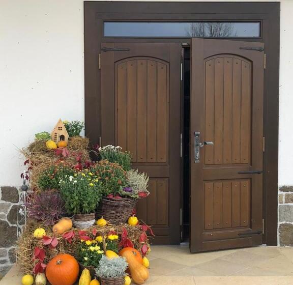 민박 Somhegyi öreg Hársfák Major Vendégház